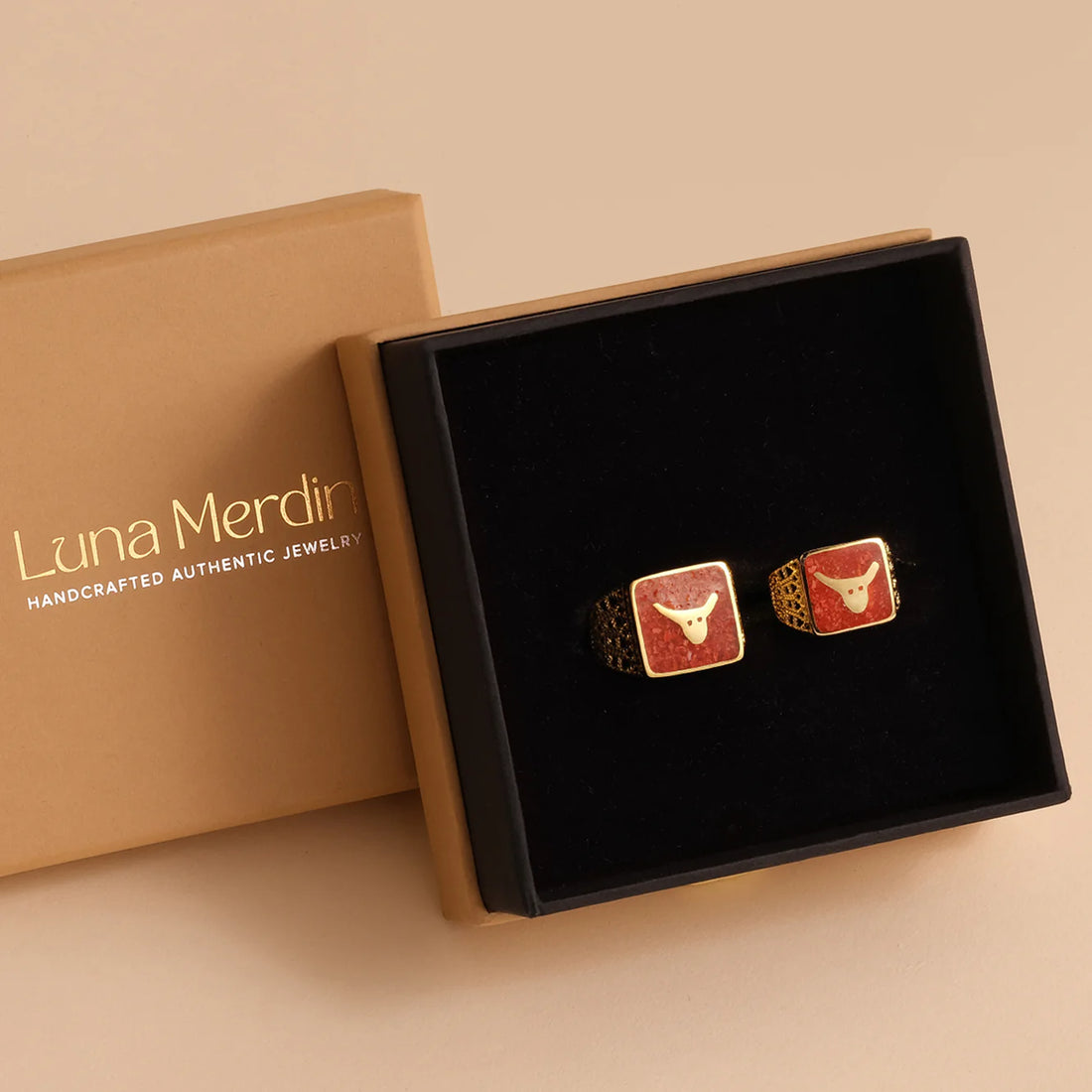Coral Bull Filigree Ring Couple Set