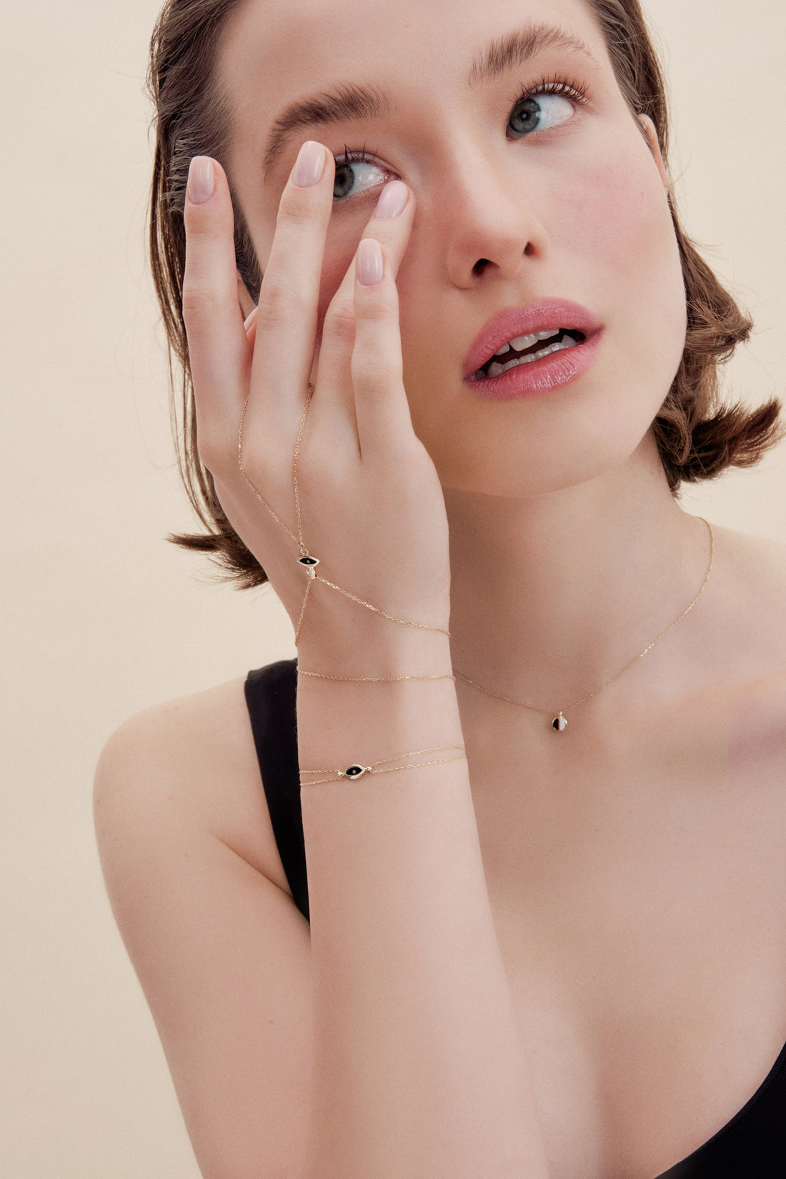 Eye Diamond Gold Finger Bracelet