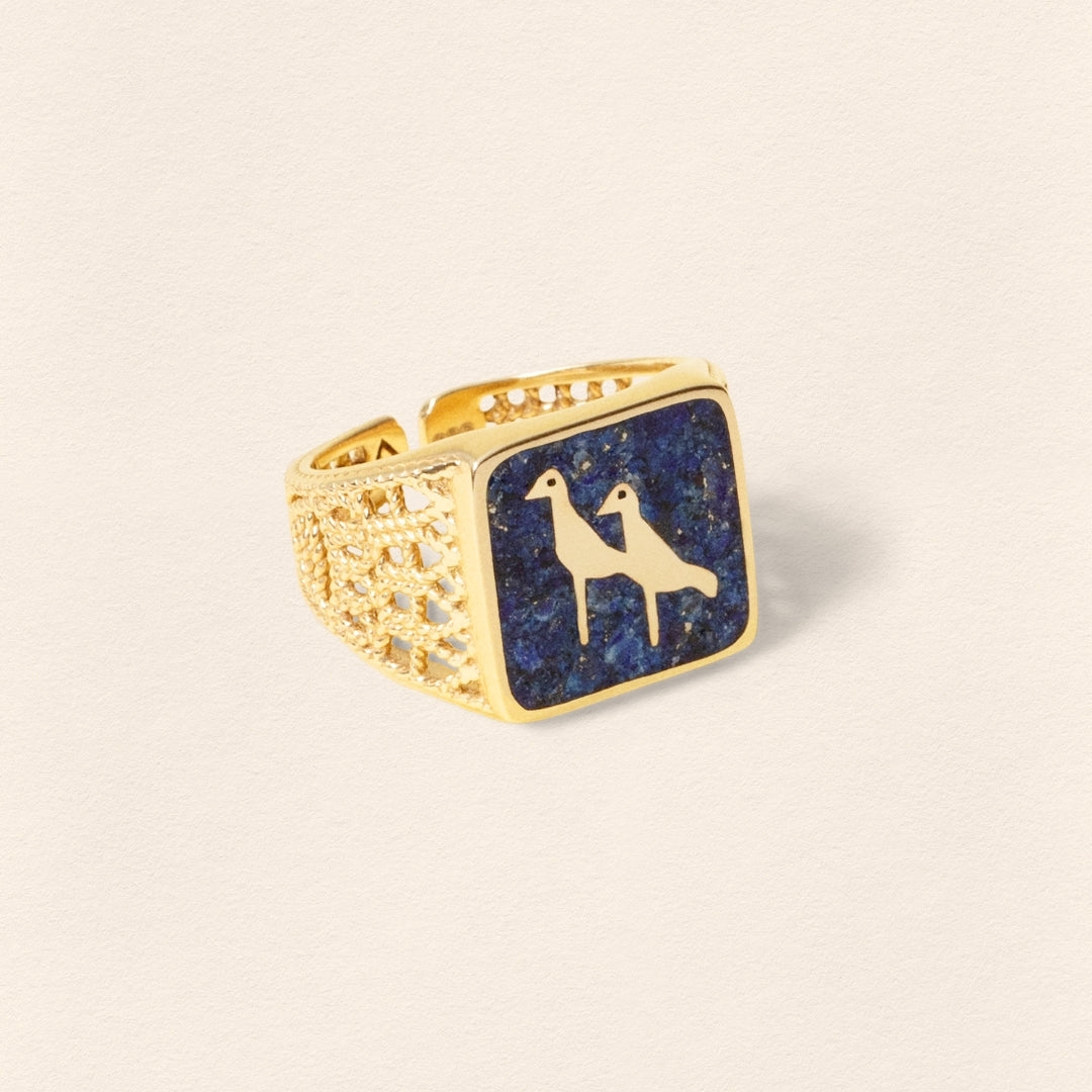Lapis Crane Filigree Gold Ring