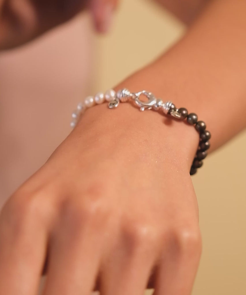 [WOMEN] Sumerian Black & White Pearl Unisex Bracelet product detail